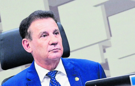 Fim da carreira de Vanderlan se aproxima e ensina: sozinho, ninguém tem futuro na política